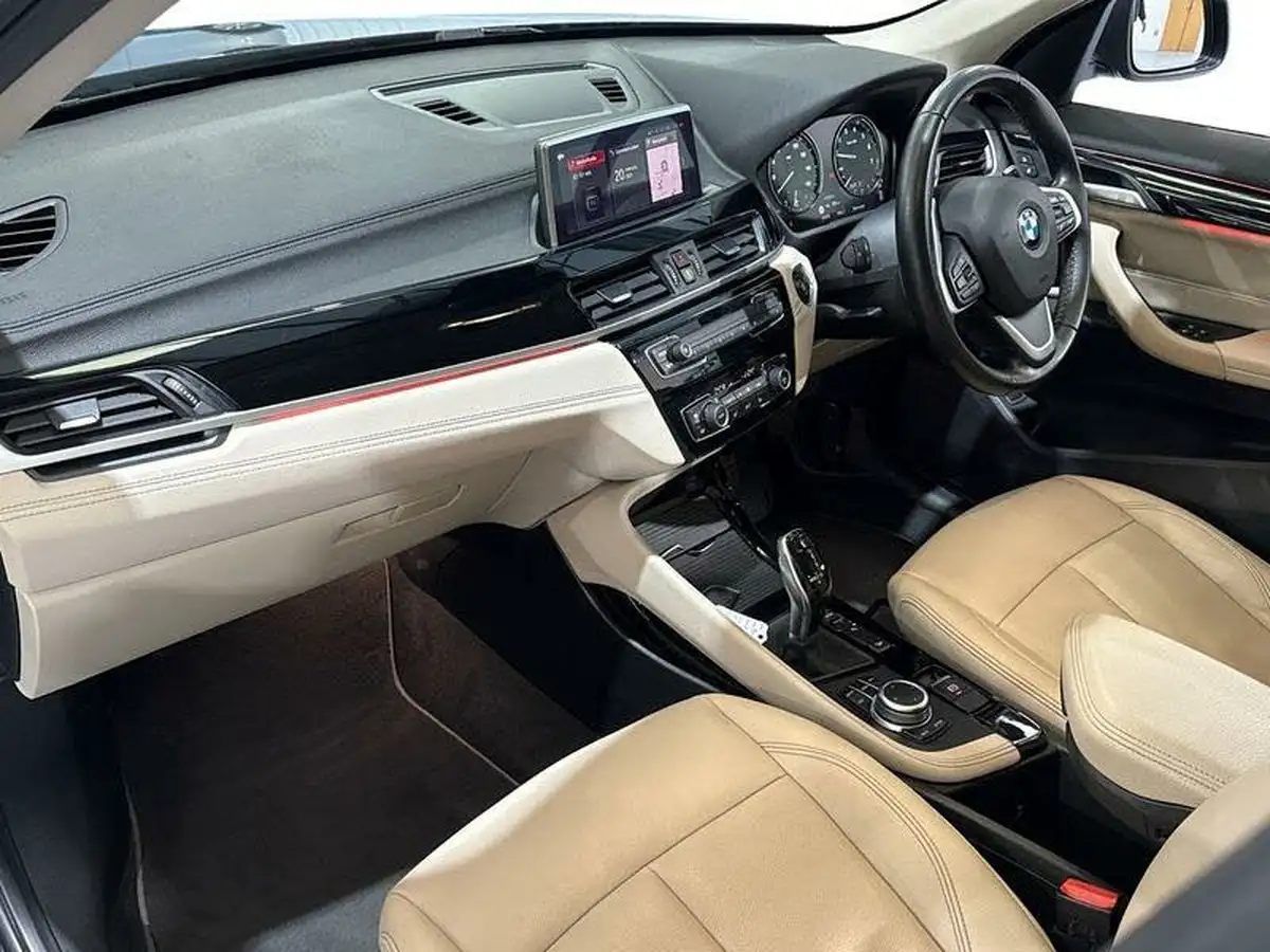 2021-bmw-x1-20-xdrive20i-xline-big-8