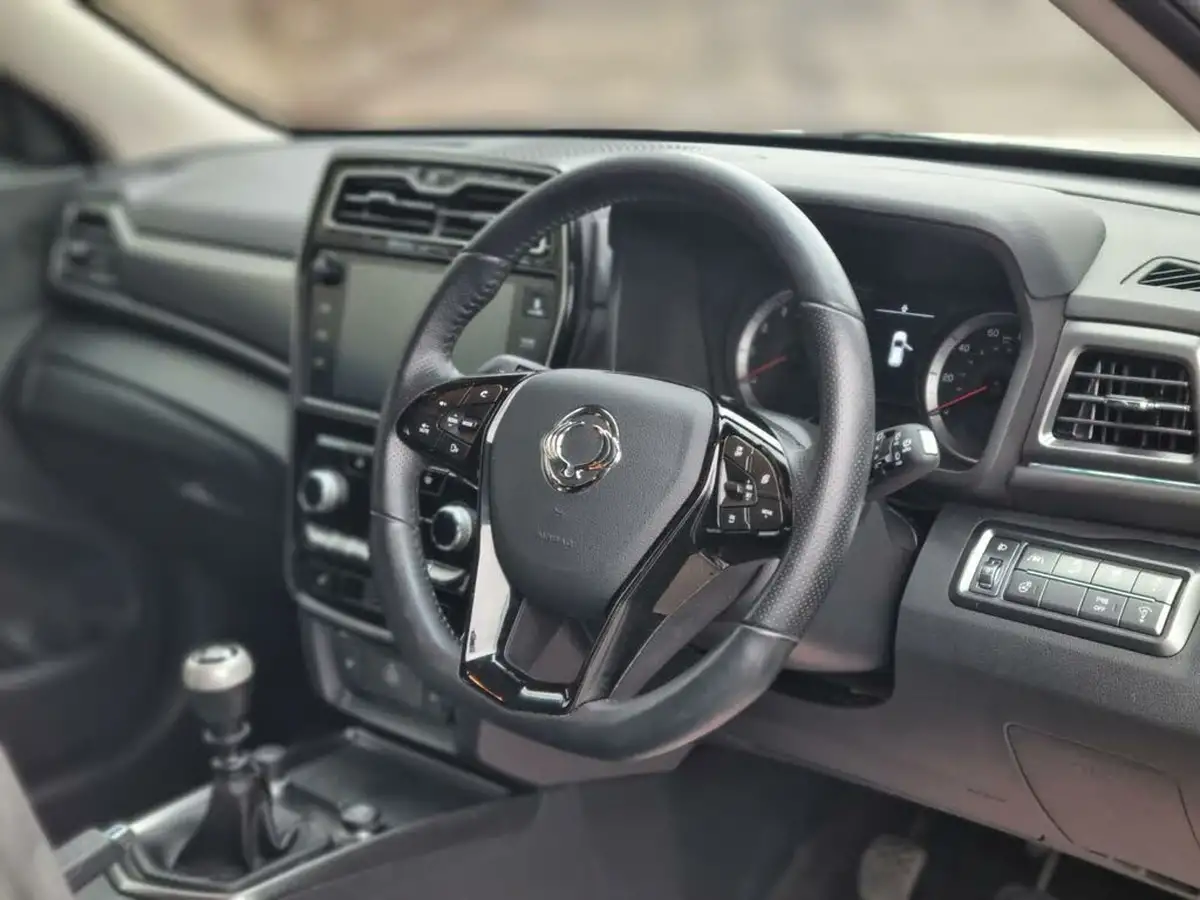 2022-kgm-ssangyong-tivoli-15-ultimate-big-16