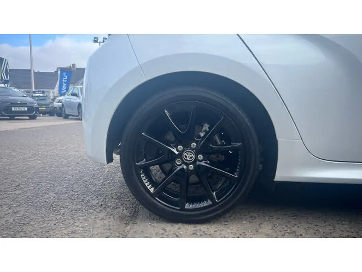 2022-toyota-yaris-15-vvt-i-dynamic-big-6