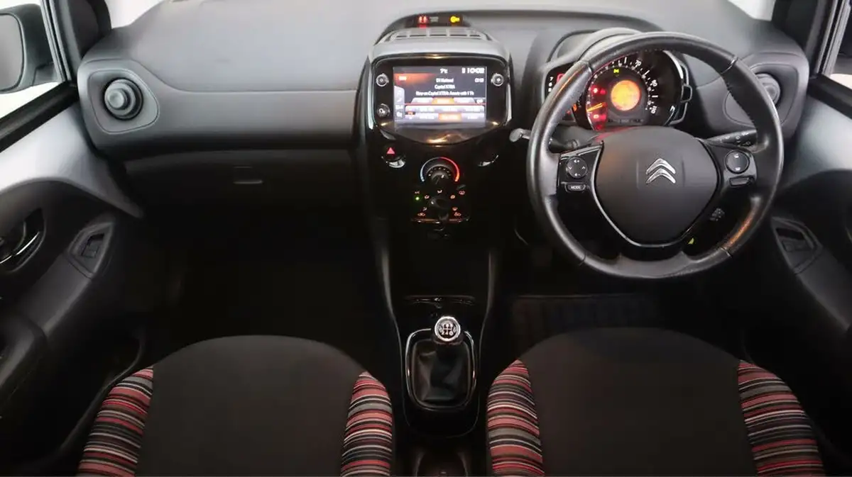 2020-citroen-c1-10-vti-flair-ss-5d-big-12