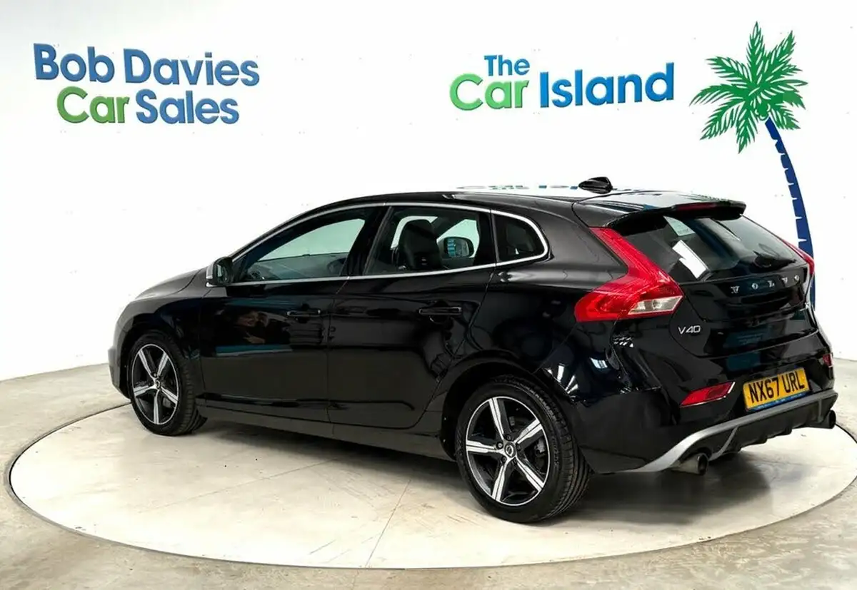 2017-volvo-v40-20-t2-r-design-big-5