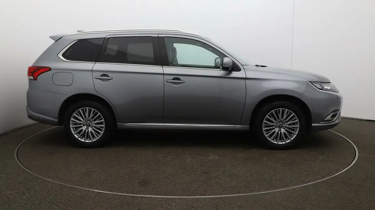 2020-mitsubishi-outlander-24-exceed-phev-big-39