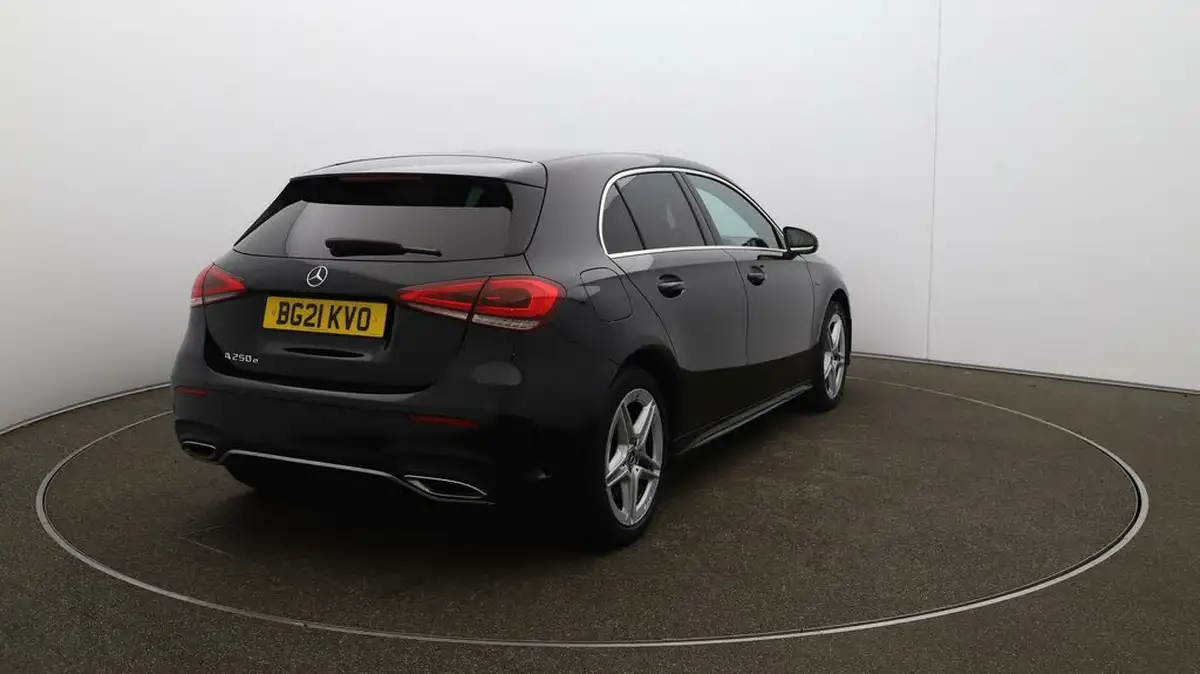 2021-mercedes-benz-a-class-13-a250e-amg-line-hatchback-5d-big-48