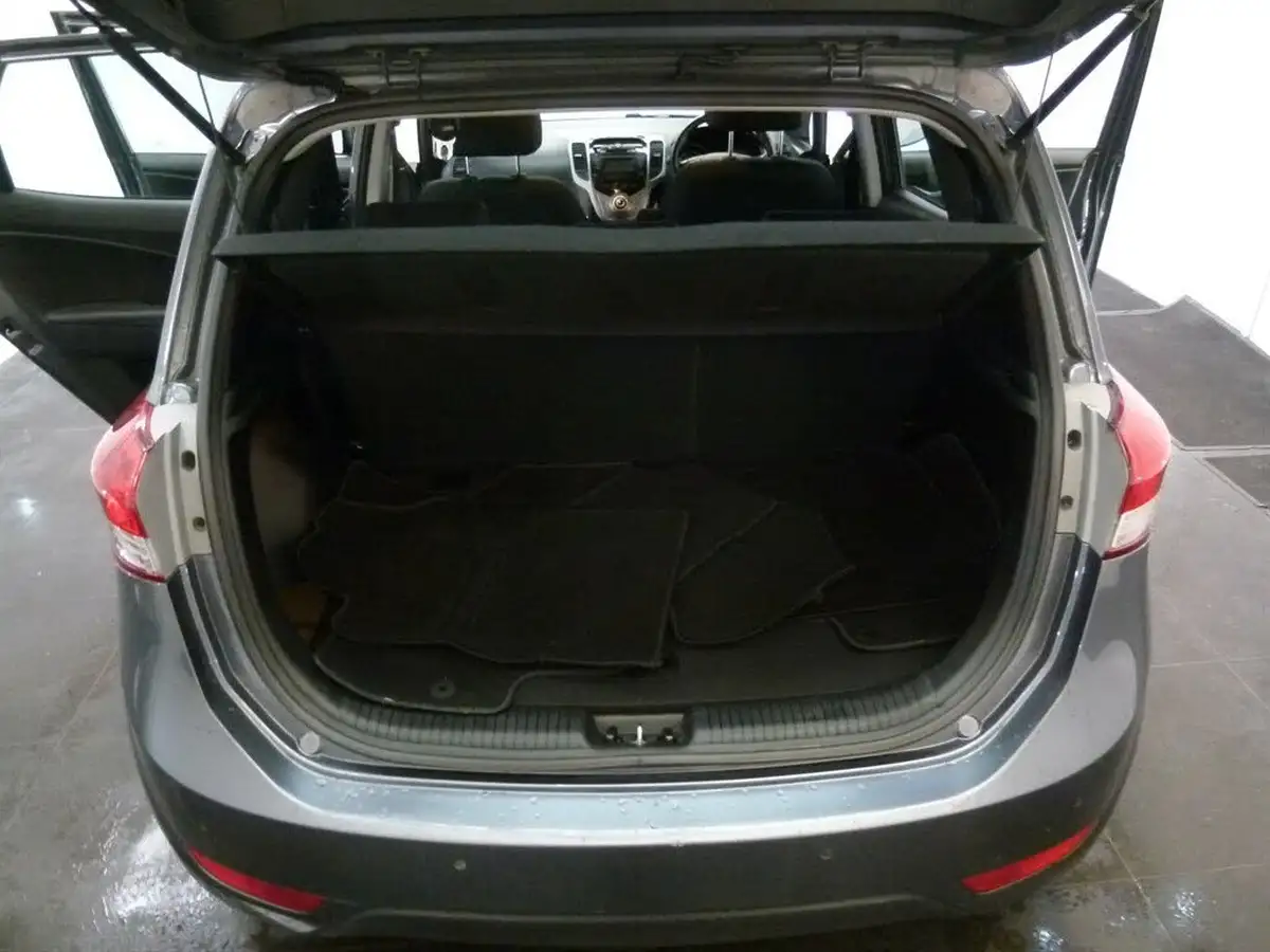 2015-hyundai-ix20-16-se-big-4