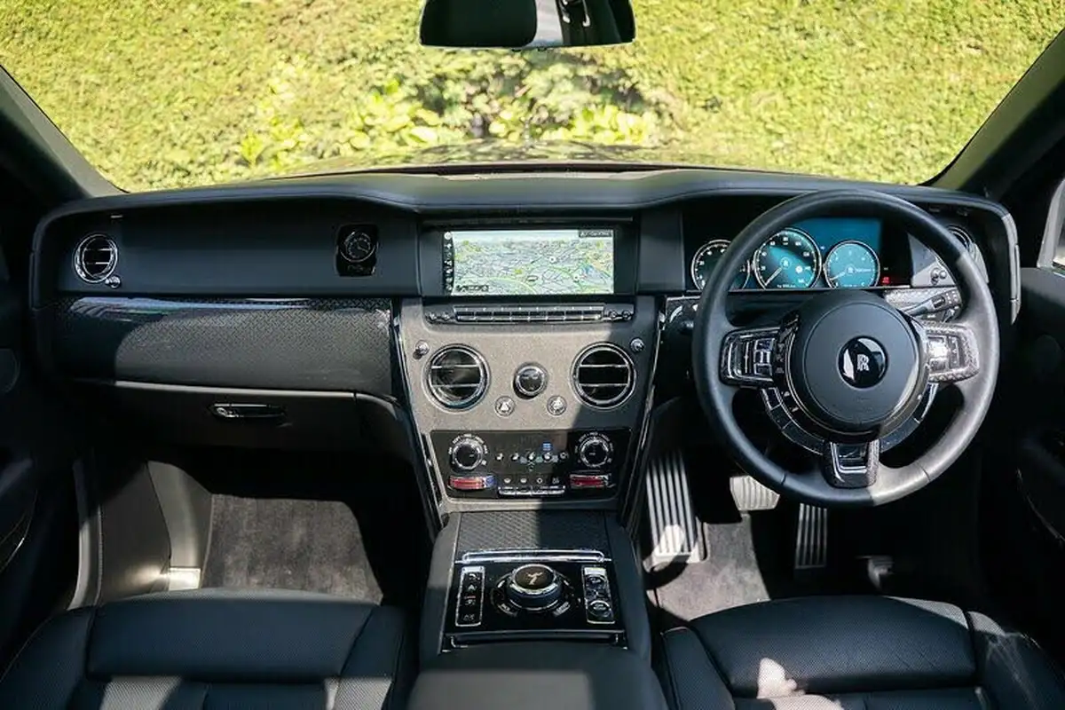 2023-rolls-royce-cullinan-675-black-badge-big-16