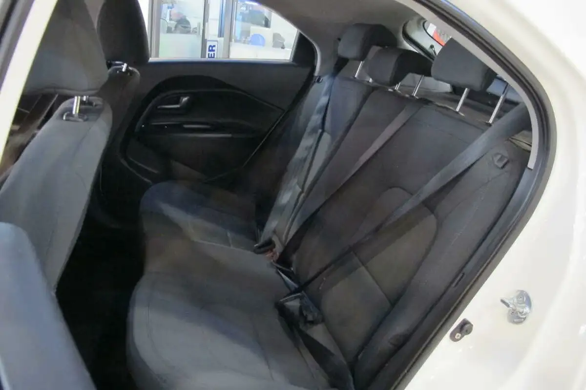 2012-kia-rio-125-2-5d-big-29