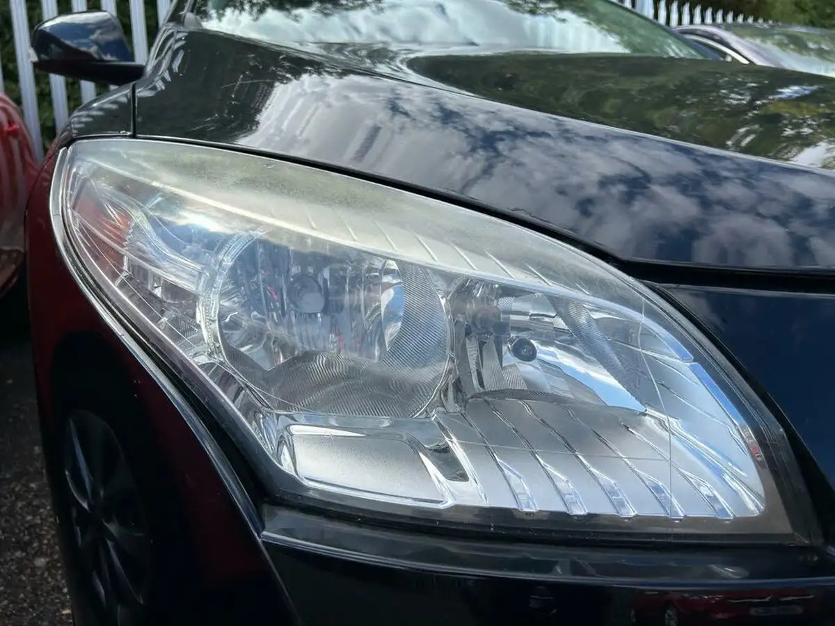 2011-renault-megane-16-dynamique-tom-tom-vvt-110-hatchback-5d-big-31
