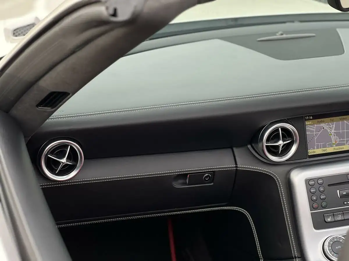 2012-mercedes-benz-sls-62-sls-amg-big-23