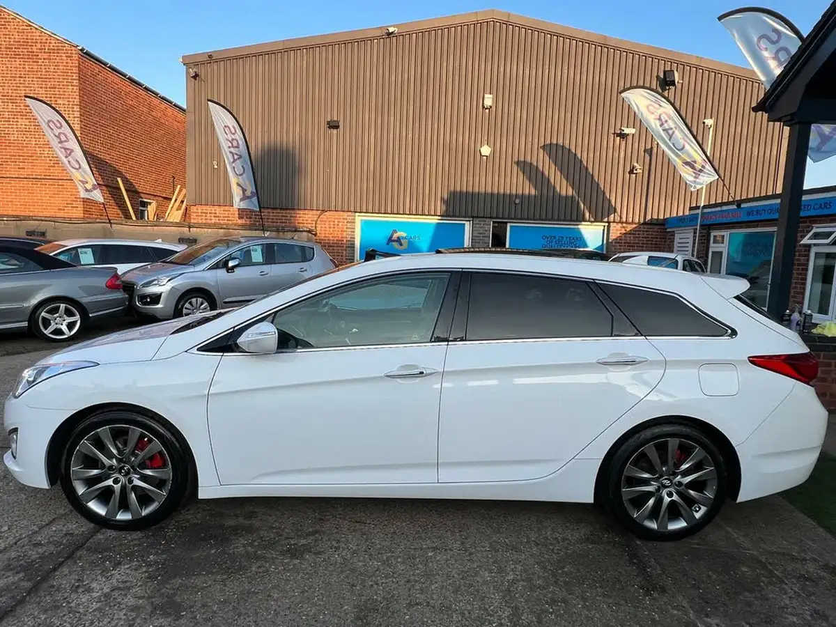 2015-hyundai-i40-17td-premium-estate-5d-auto-big-52