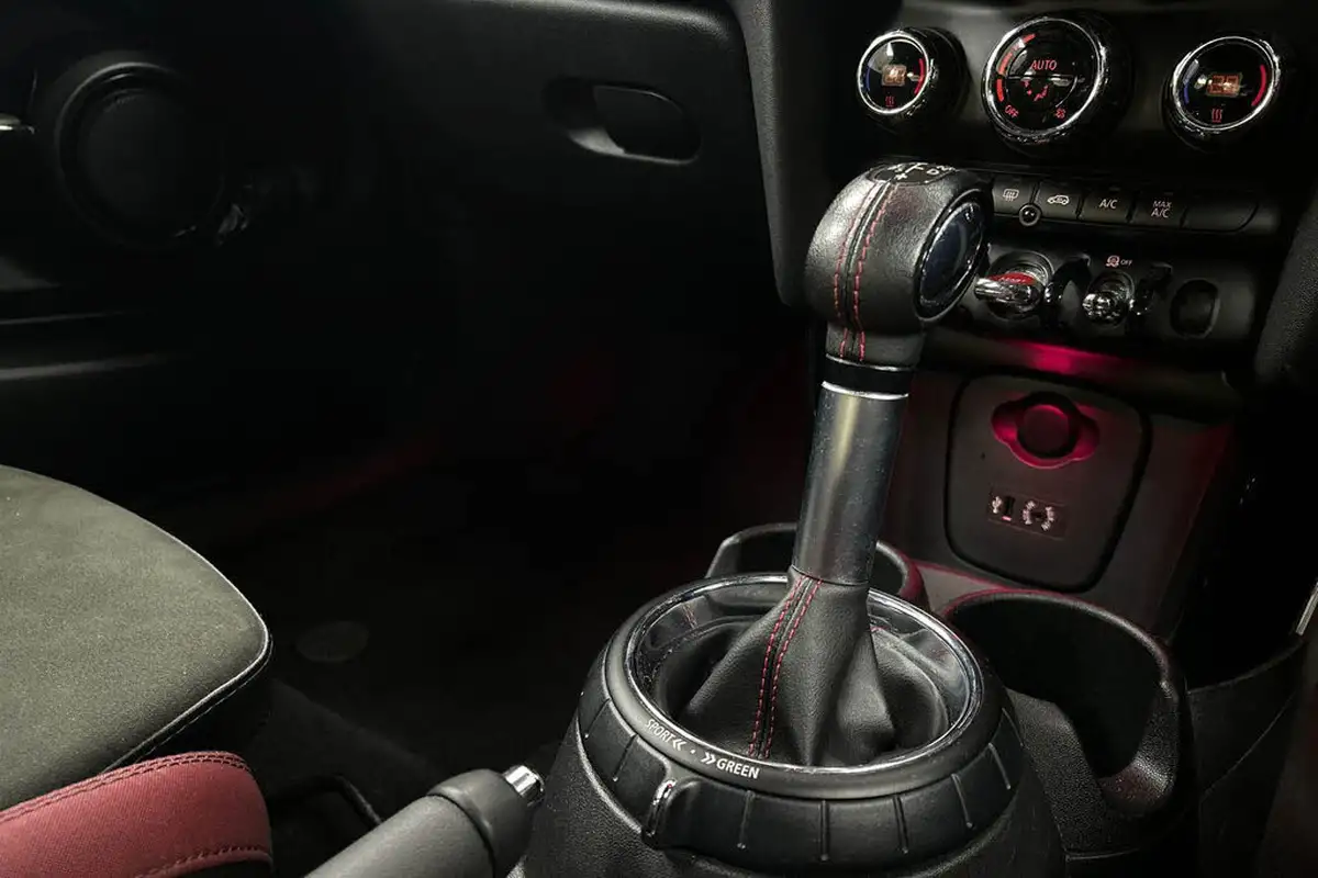 2017-mini-cooper-20-cooper-jcw-sport-auto-big-18