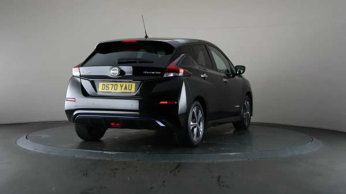 2020-nissan-leaf-e-tekna-big-62