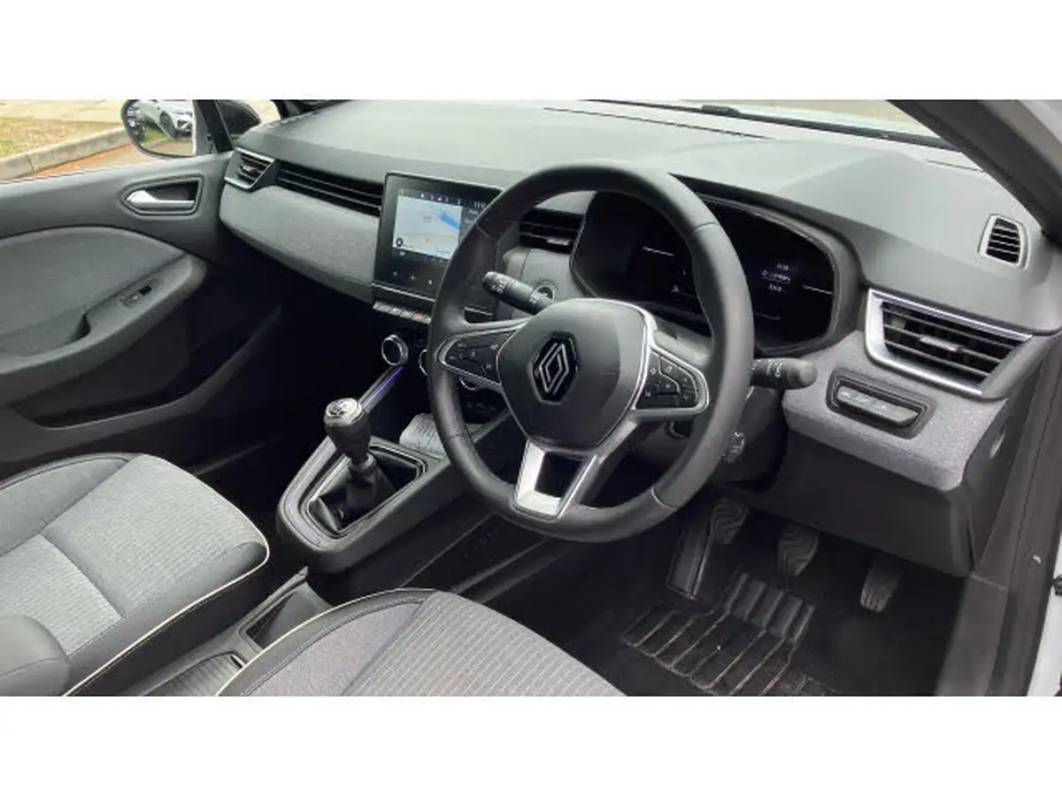 2024-renault-clio-10-tce-techno-big-10
