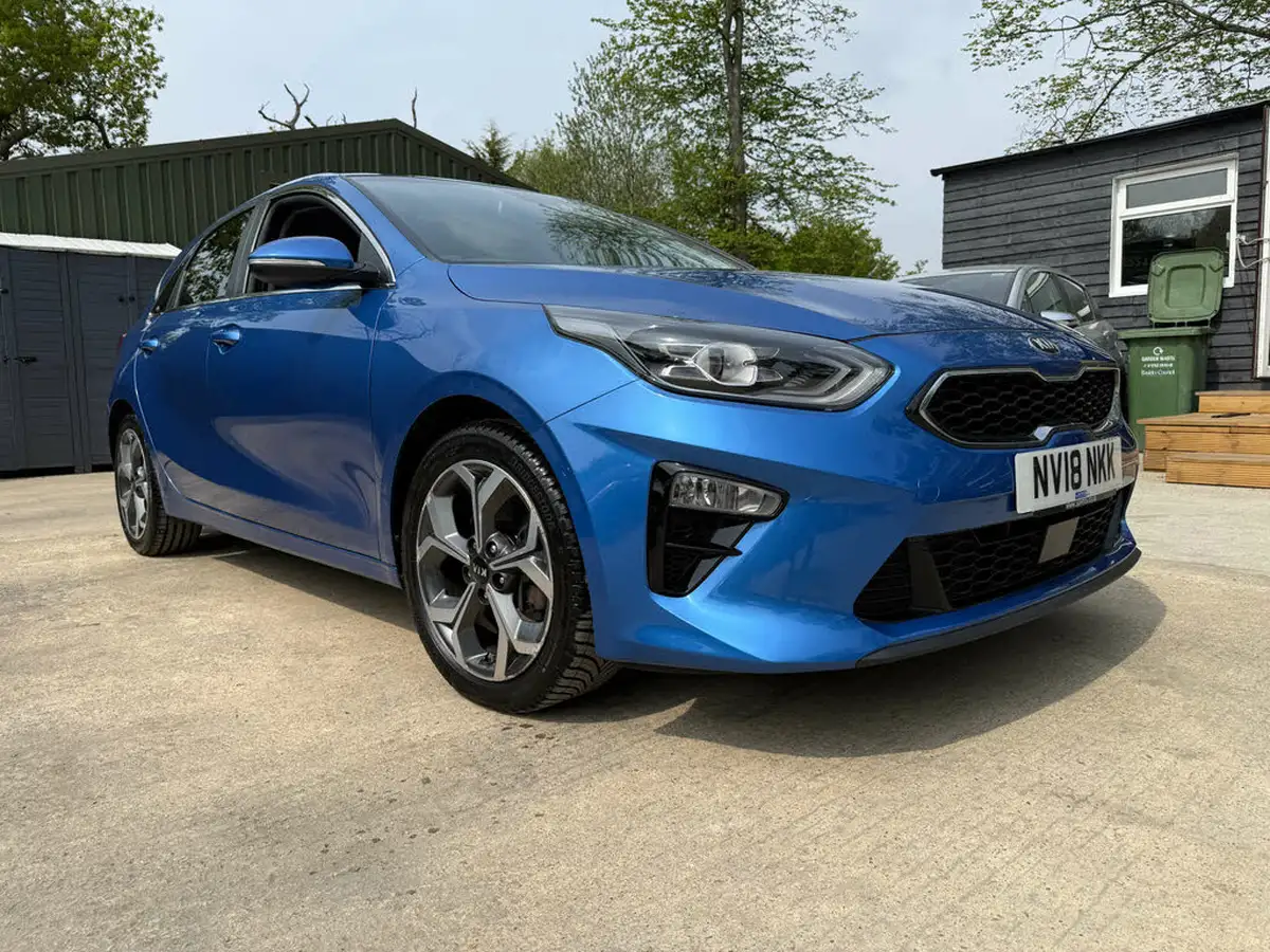 2018-kia-ceed-14-t-gdi-first-edition-hatchback-big-5