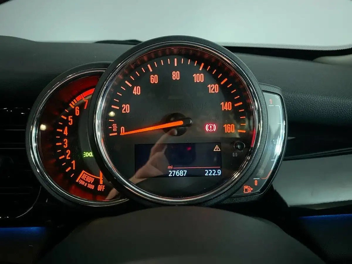 2021-mini-cooper-15-one-classic-5d-big-27