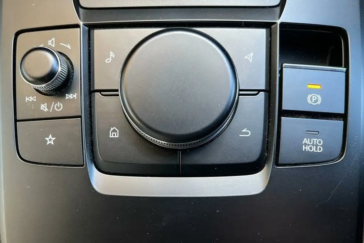2022-mazda-mx-30-e-sport-lux-big-26