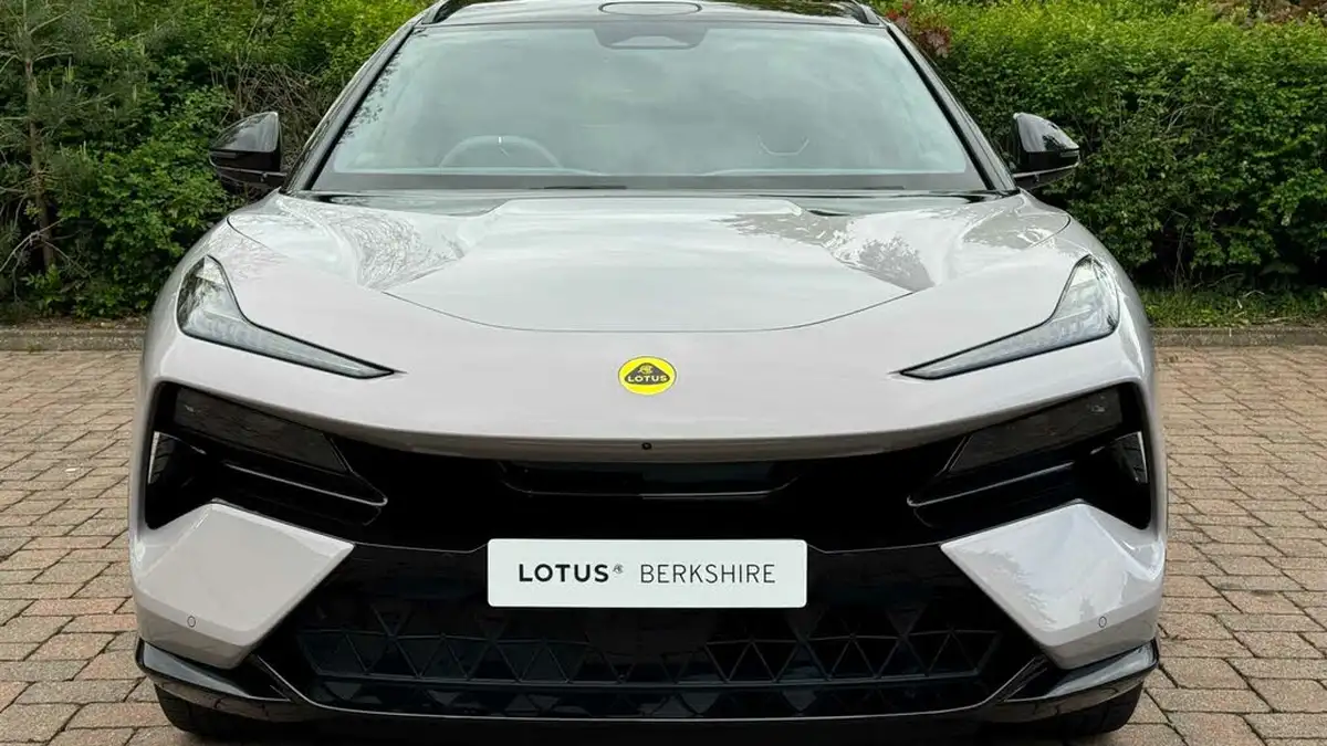 2023-lotus-eletre-e-s-big-32