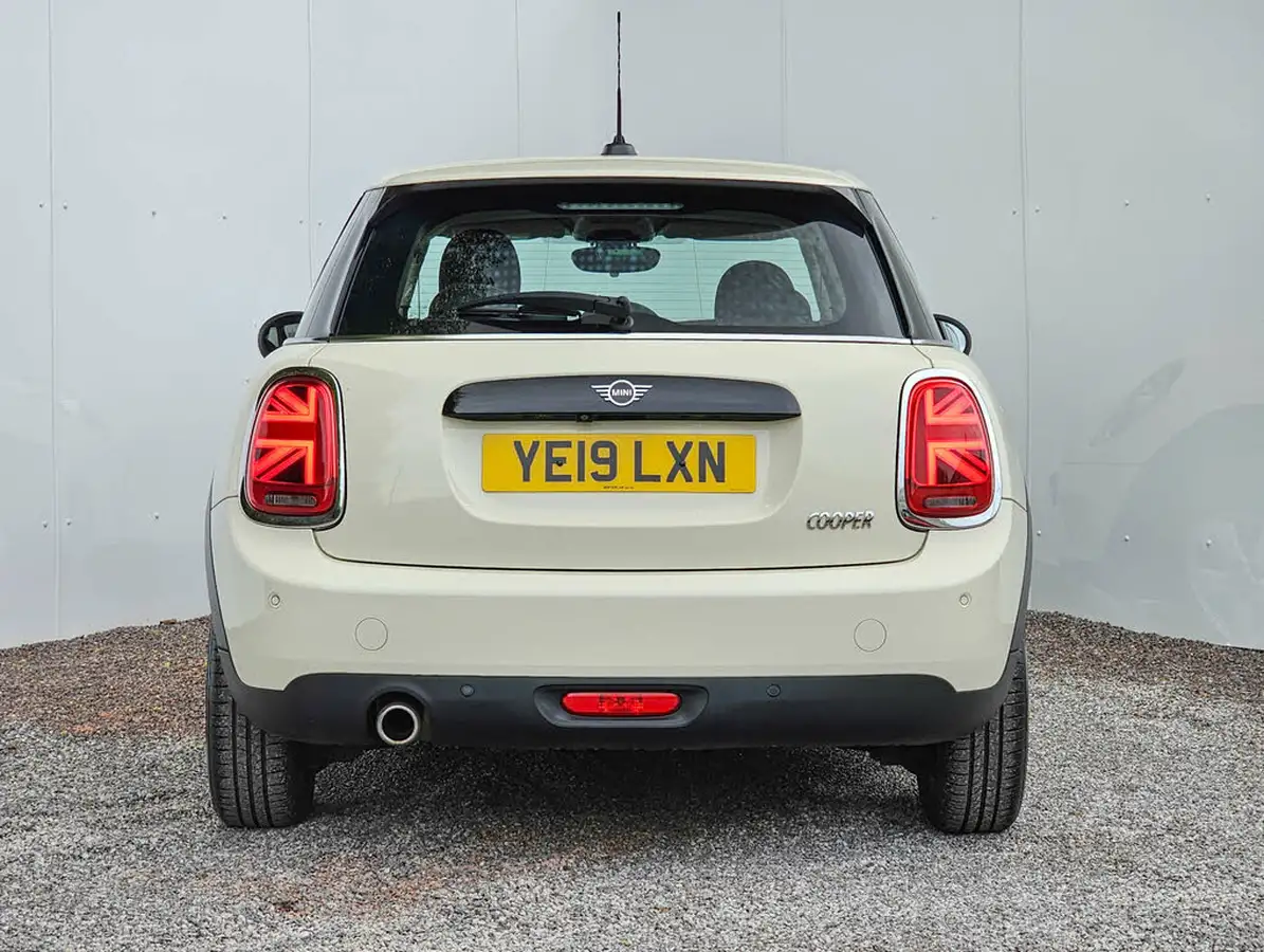 2019-mini-cooper-15-cooper-classic-hatchback-5d-auto-big-15