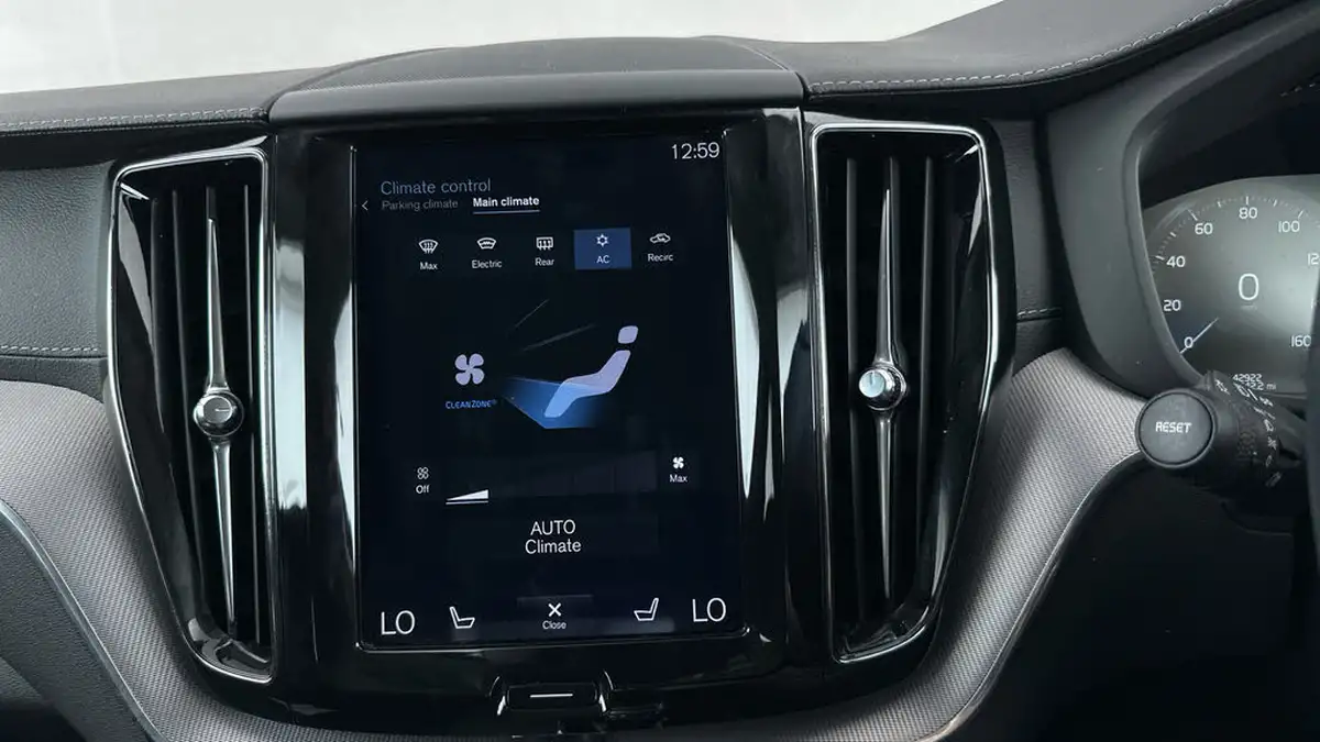 2020-volvo-xc60-20-b5-inscription-awd-big-28