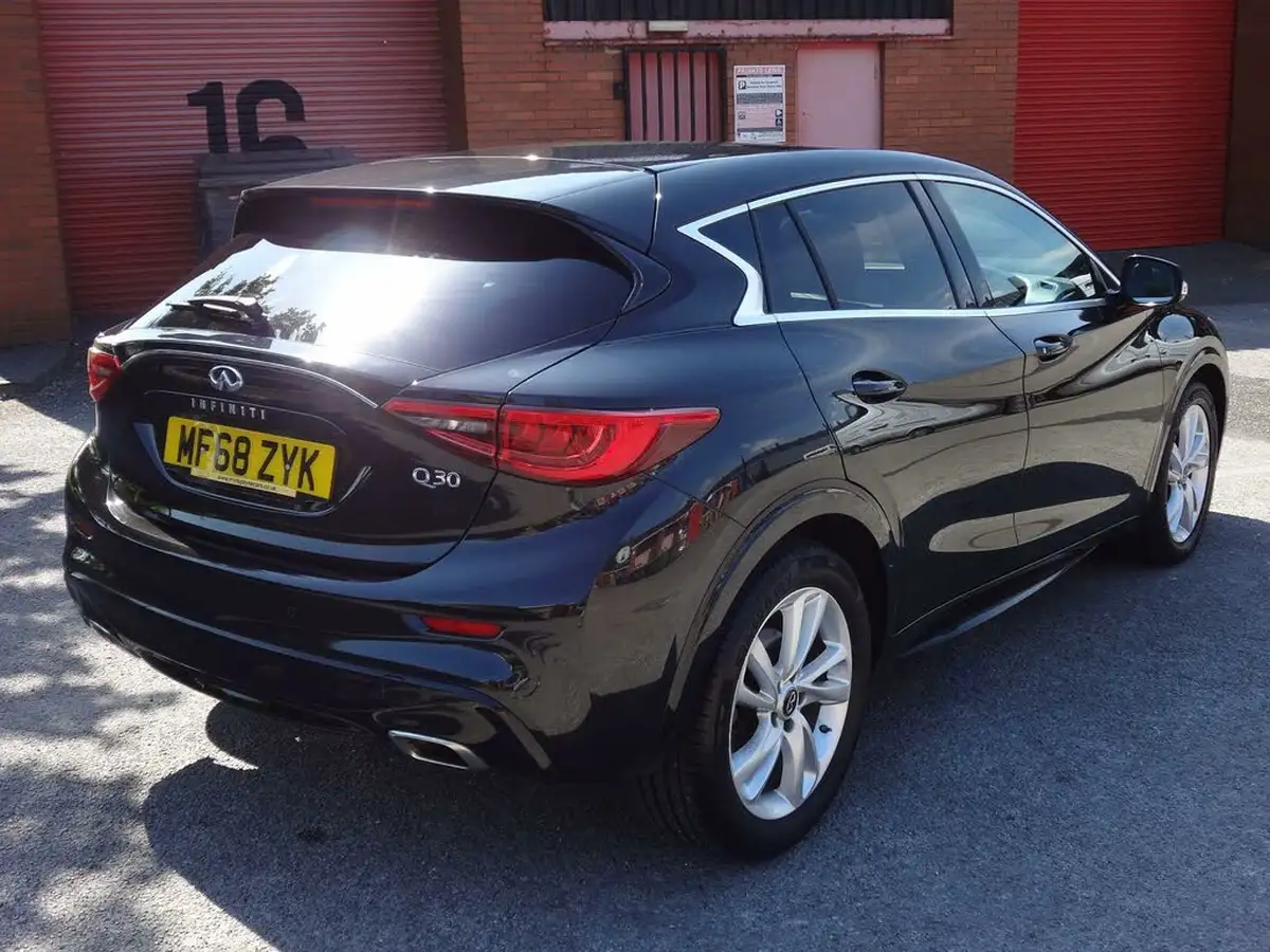 2018-infiniti-q30-16-luxe-122ps-big-7