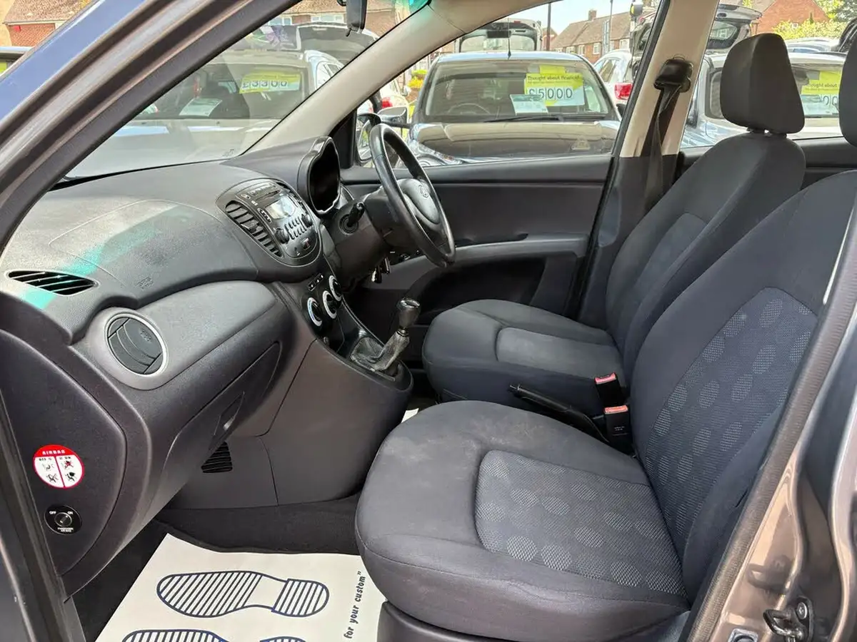 2009-hyundai-i10-12-comfort-76bhp-big-12