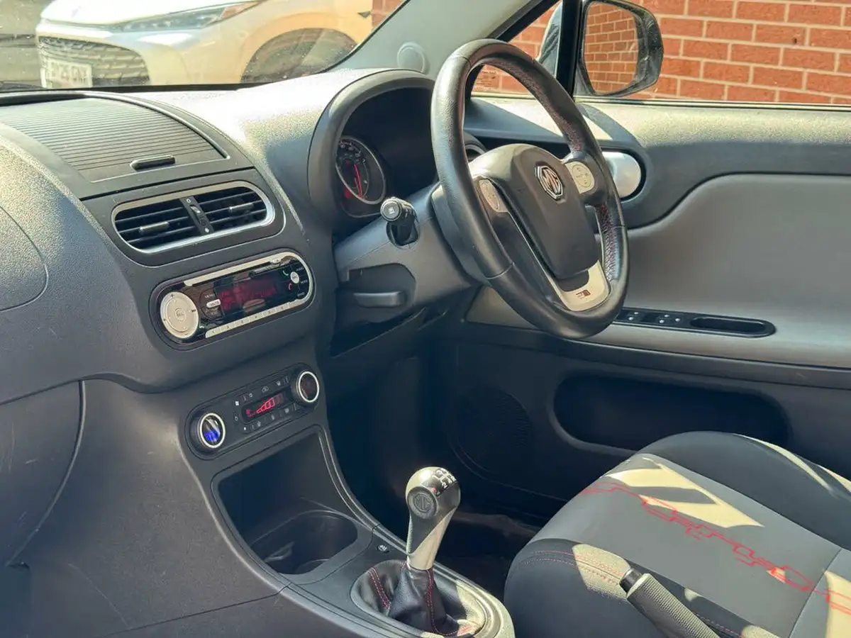 2017-mg-mg3-15-vti-tech-3form-sport-big-3