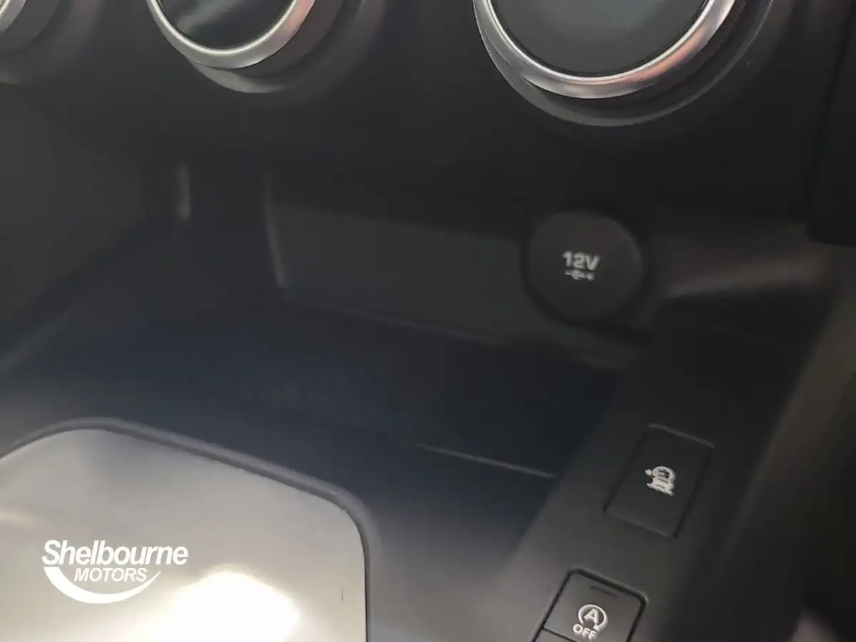 2020-jaguar-e-pace-20-i4d-chequered-flag-150ps-big-33