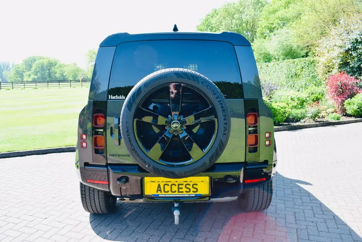 2024-land-rover-90-defender-30-d350-hard-top-x-dynamic-hse-90-big-4