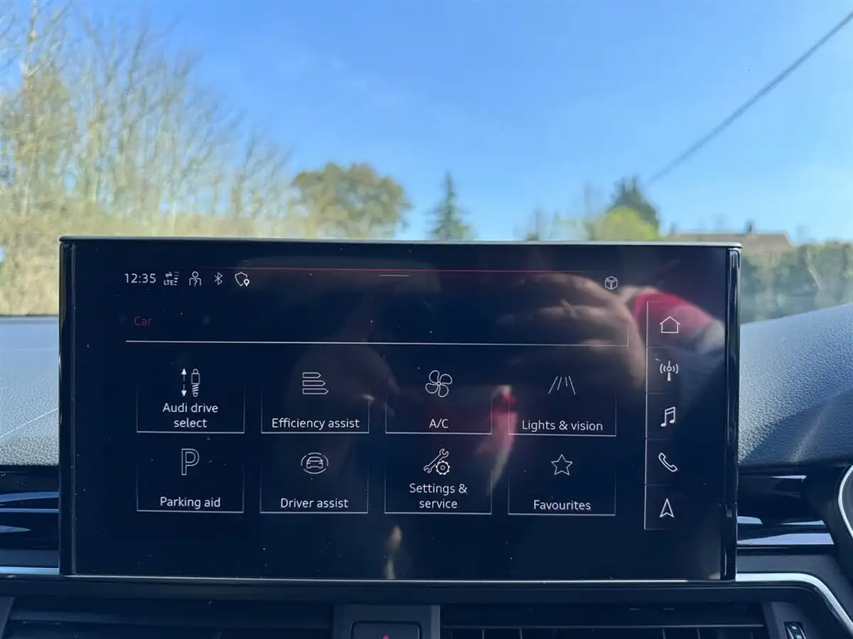 2021-audi-a4-avant-20-35-tfsi-black-edition-s-tronic-big-18