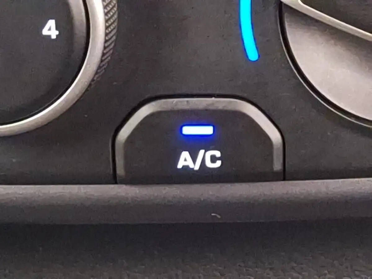 2024-hyundai-i20-10-t-gdi-advance-big-16