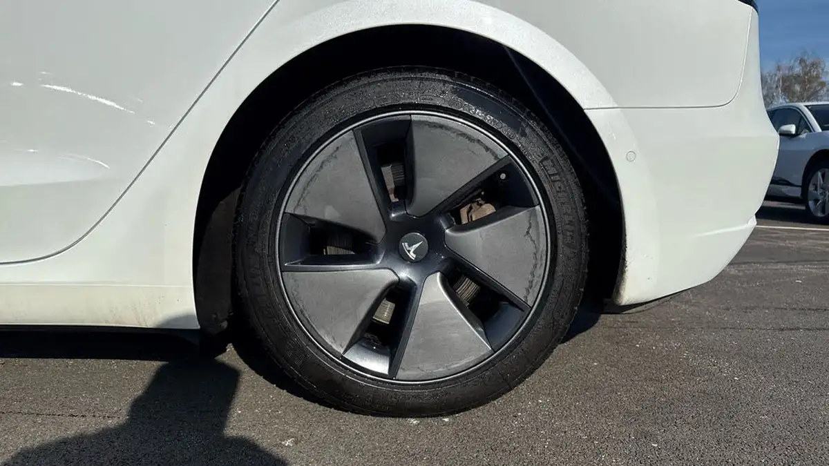 2021-tesla-model-3-e-long-range-4x4-big-17