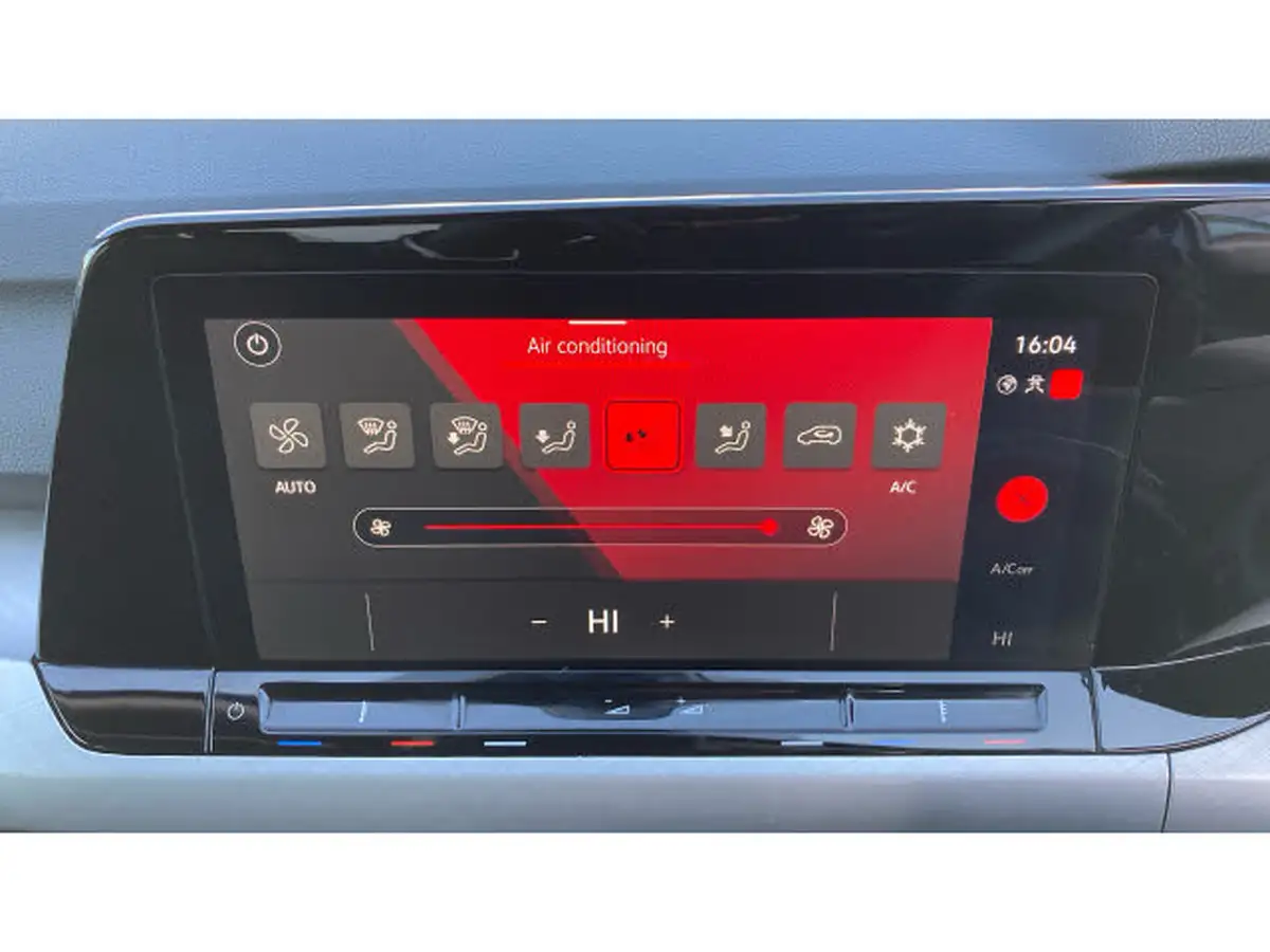 2023-volkswagen-golf-15-tsi-life-130ps-hatchback-big-26