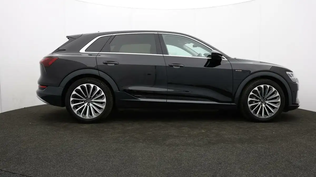 2021-audi-e-tron-50e-sport-station-wagon-big-30