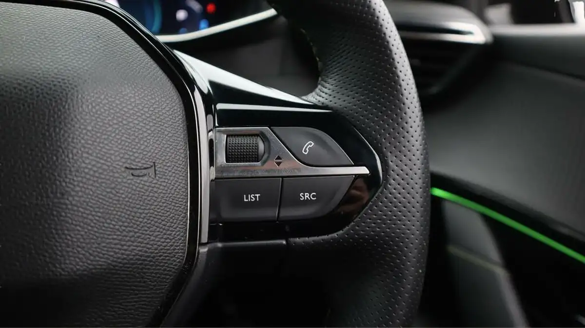 2022-peugeot-208-e-gt-premium-big-28
