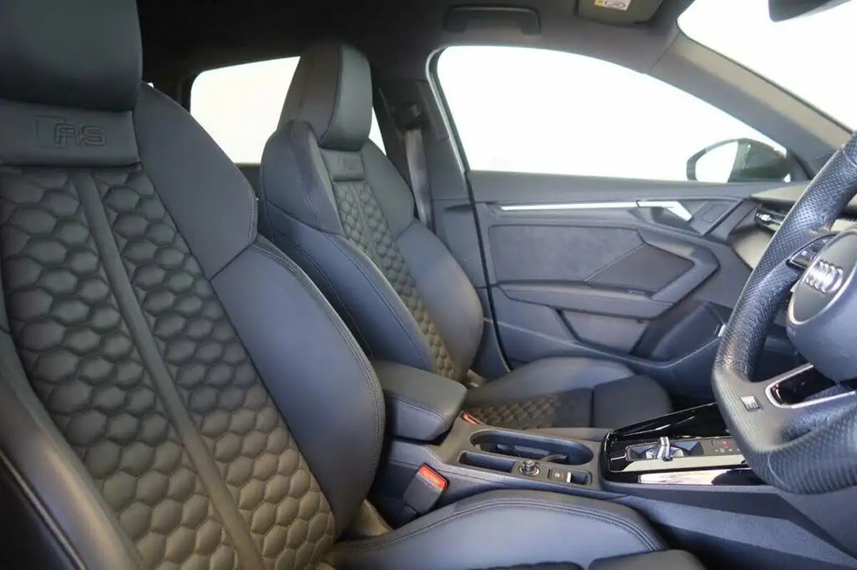 2023-audi-rs3-25-tfsi-carbon-black-sportback-5d-big-7