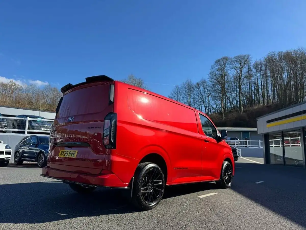 2025-ford-transit-custom-big-4