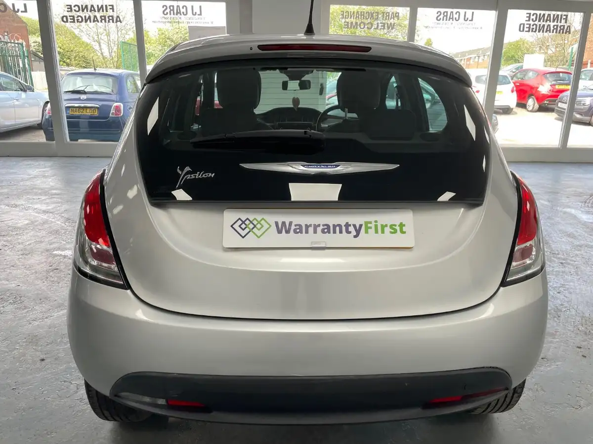 2014-chrysler-ypsilon-12-s-big-4