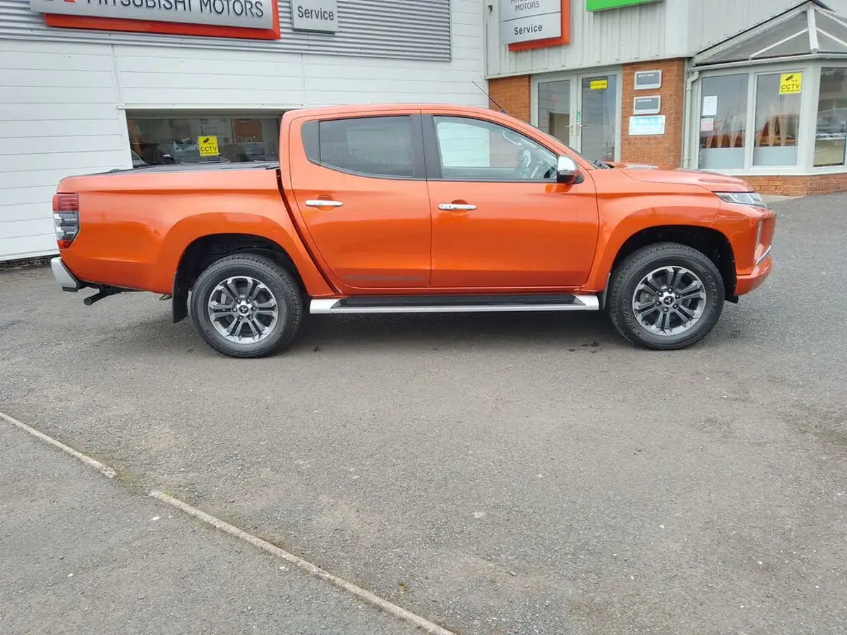 2020-mitsubishi-l200-22di-d-barbarian-auto-big-13