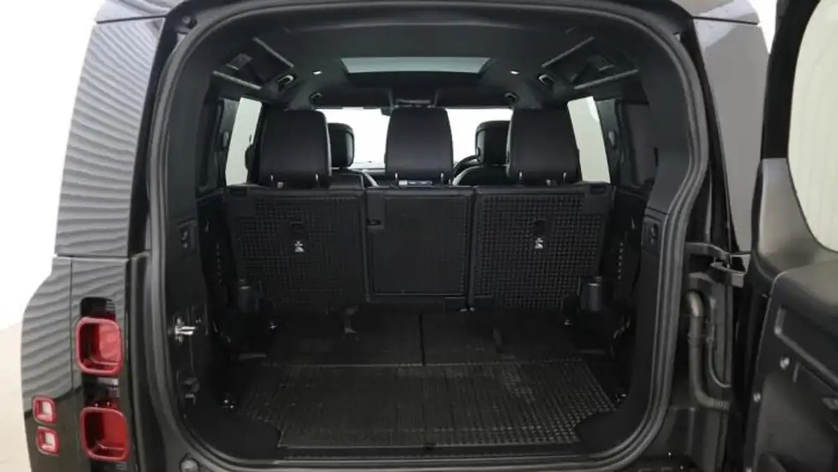 2023-land-rover-110-defender-30-d300-x-dynamic-hse-big-9