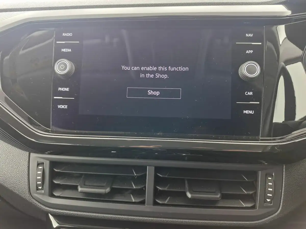 2022-volkswagen-t-cross-10-tsi-black-edition-110ps-dsg-big-28