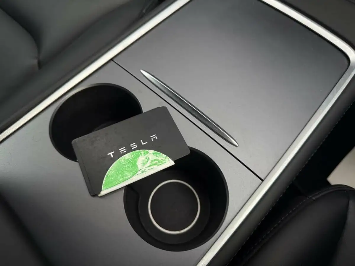 2022-tesla-model-3-e-long-range-big-46