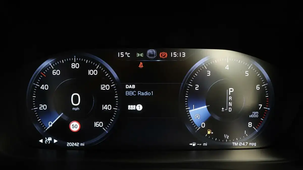 2020-volvo-v90-20-t4-momentum-plus-big-9