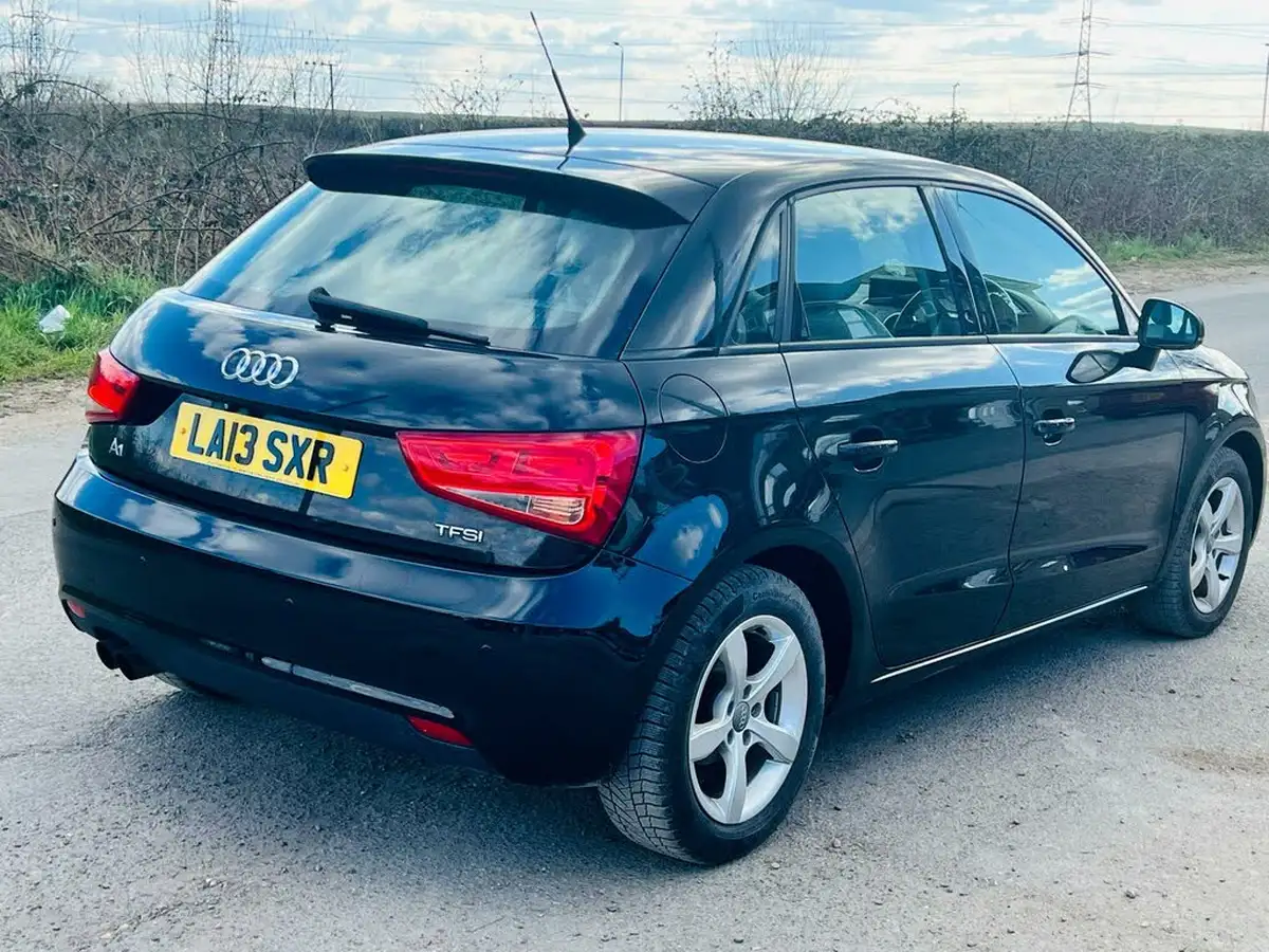 2013-audi-a1-14-122ps-sportback-5d-1390cc-s-tronic-big-1