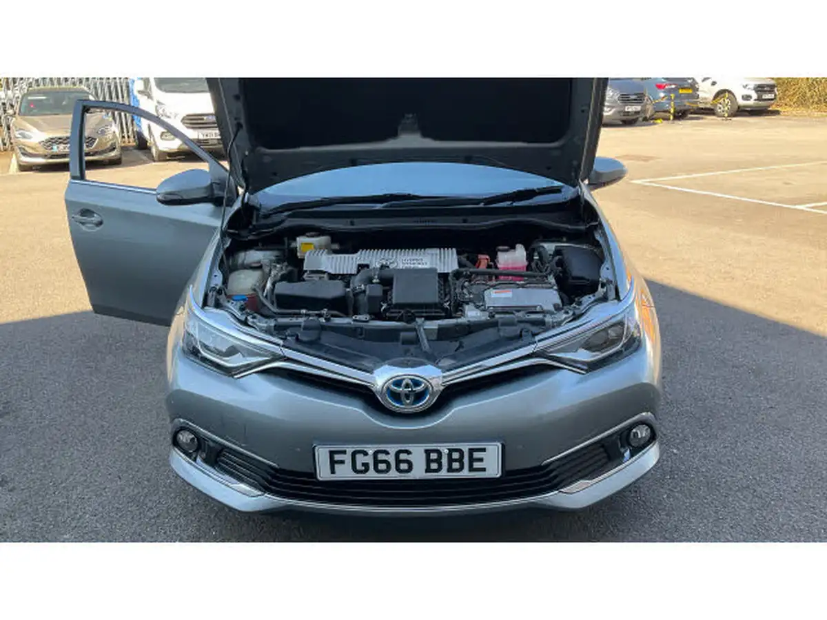 2016-toyota-auris-18-vvt-i-hsd-excel-leather-hatchback-big-7