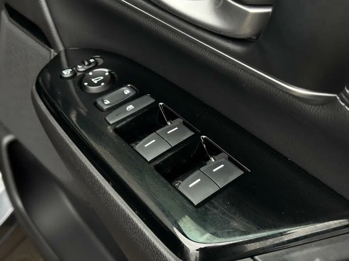 2023-honda-cr-v-20-i-mmd-sr-big-38