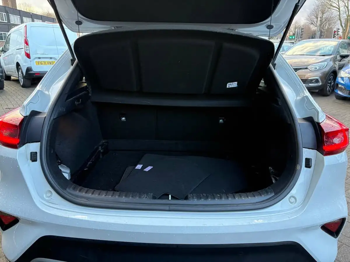2020-kia-xceed-14-t-gdi-3-dct-big-13
