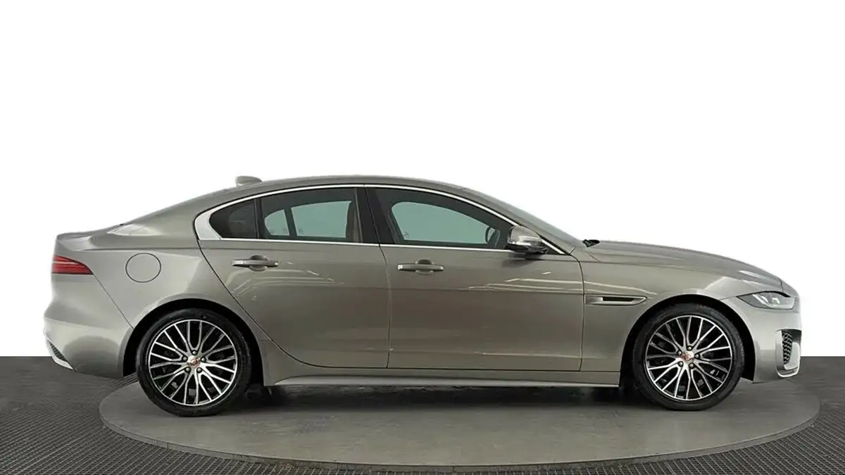 2020-jaguar-xe-20i-r-dynamic-s-250ps-big-2