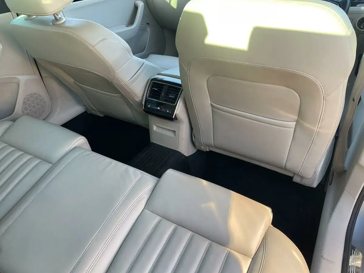 2018-skoda-superb-20tdi-scr-laurin-klement-190ps-estate-dsg-big-15