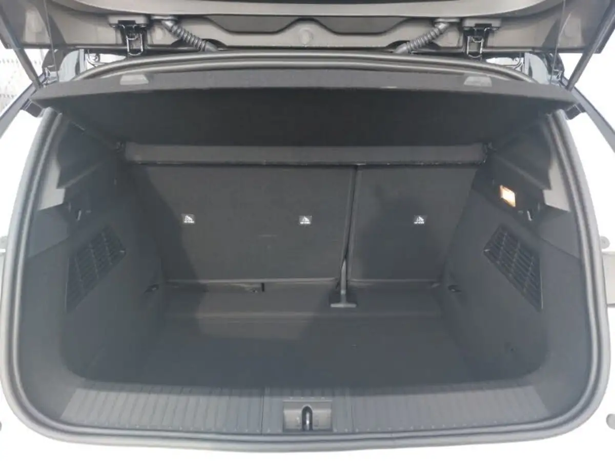 2024-renault-megane-e-tech-e-iconic-optimum-charge-big-7