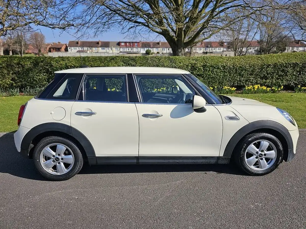 2019-mini-cooper-15-cooper-classic-hatchback-5d-big-1