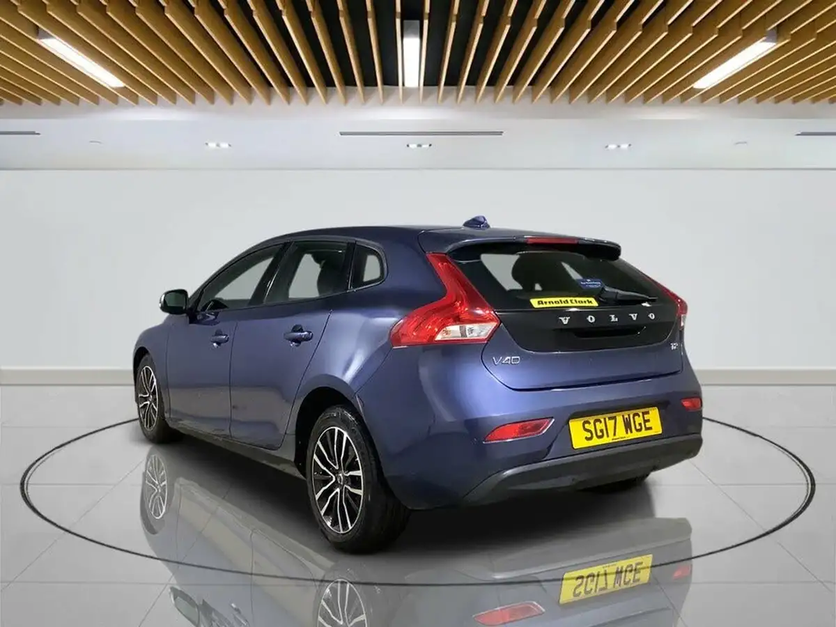 2017-volvo-v40-20-t2-momentum-nav-plus-big-5